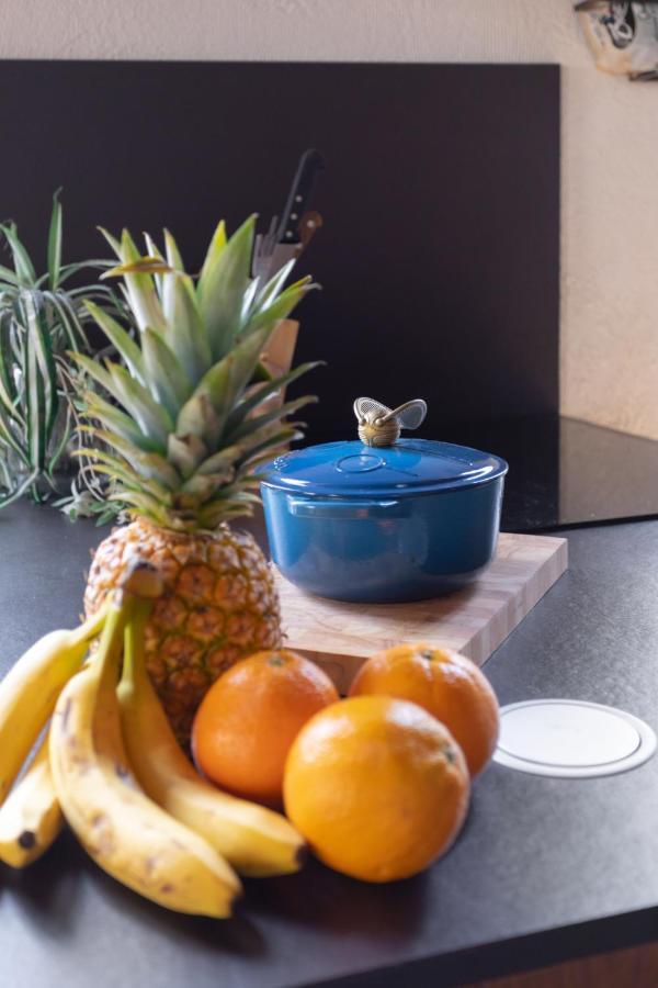 Sunny Stylish Spacious Loft In Old-Port Marseille Bagian luar foto